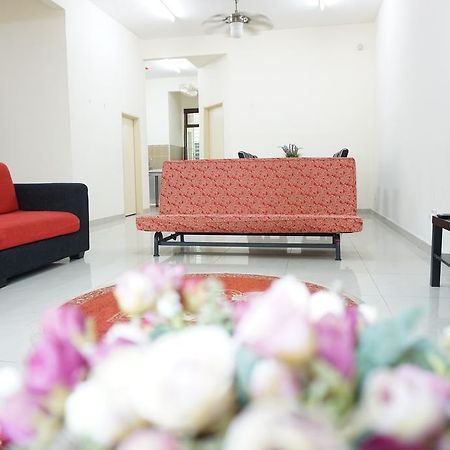 Warisan Indah Homestay Klia 1 Melayu Sahaja سيبانغ المظهر الخارجي الصورة